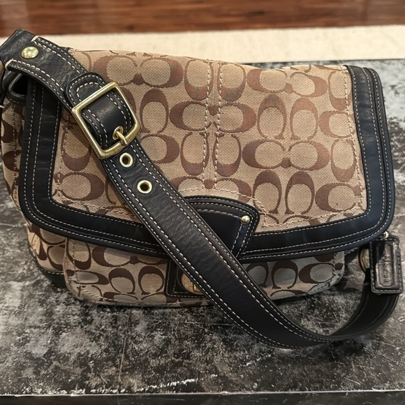 Coach Tan and Black Signature Shoulder Bag - Picture 5 of 8